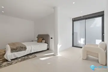 4 bedroom Apartment for Sale in El Paraiso-90017