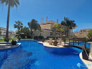 2 bedroom Apartment for Sale in Nueva Andalucía-82324