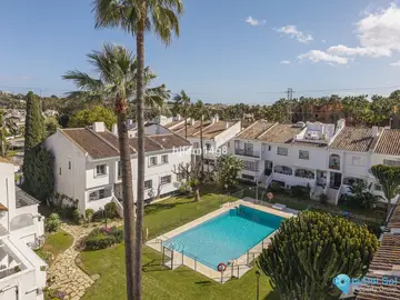 4 bedroom House for Sale in Nueva Andalucía-105063
