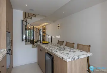 4 bedroom House for Sale in Nueva Andalucía-105067