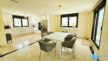 3 bedroom House for Sale in Estepona-105149