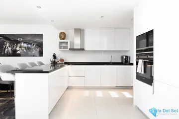 3 bedroom House for Sale in Estepona-88201