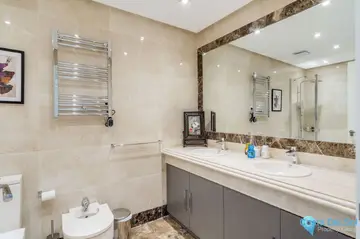 4 bedroom House for Sale in Estepona-77506