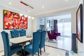 4 bedroom House for Sale in Estepona-77500