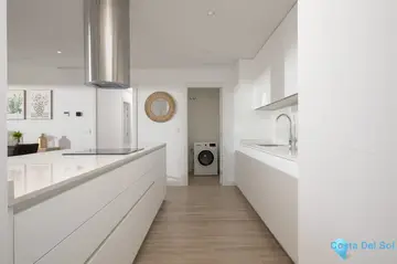 4 bedroom Apartment for Sale in La Cala de Mijas-22400