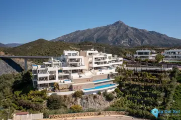 2 bedroom Apartment for Sale in Nueva Andalucía-23063