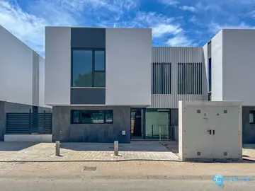 3 bedroom House for Sale in Elviria-23168