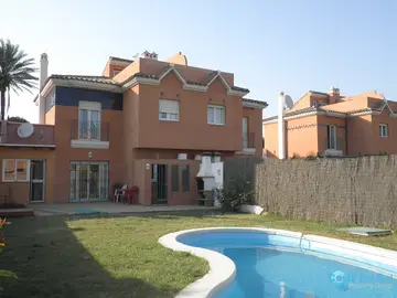 4 bedroom House for Sale in Estepona