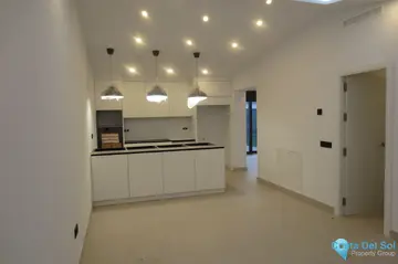 4 bedroom House for Sale in El Coto-23941