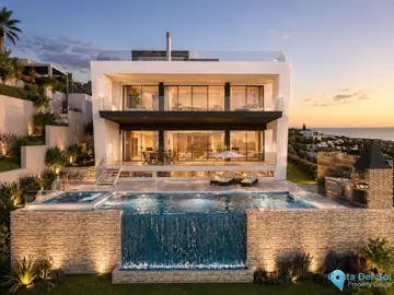 708m2 Plot for Sale in Nueva Andalucía-23946