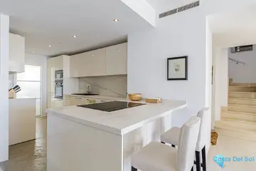 2 bedroom Apartment for Sale in Nueva Andalucía-24104