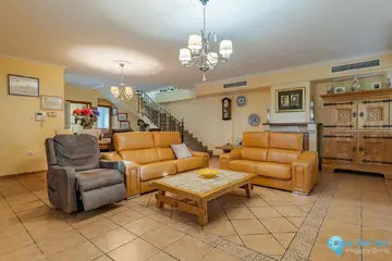 8 bedroom House for Sale in Alhaurín el Grande-24151