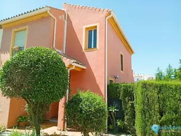 3 bedroom House for Sale in Estepona