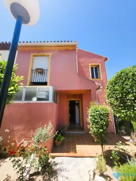 3 bedroom House for Sale in Estepona-100835