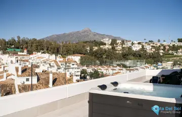 4 bedroom Apartment for Sale in La Campana-24329