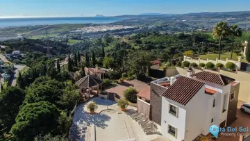 6 bedroom House for Sale in Estepona-24416