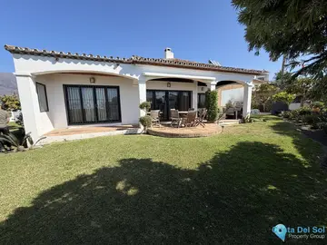 3 bedroom House for Sale in Estepona