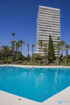 2 bedroom Apartment for Sale in Río Real-100859