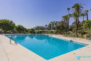 2 bedroom Apartment for Sale in Río Real-100863