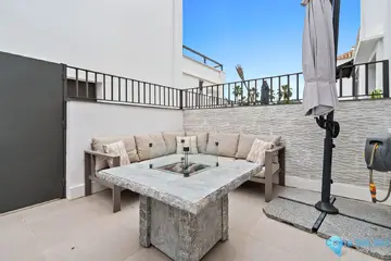 4 bedroom House for Sale in La Cala de Mijas-24512