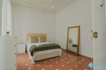 5 bedroom Apartment for Sale in Málaga-24725