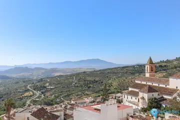 4 bedroom House for Sale in Casarabonela