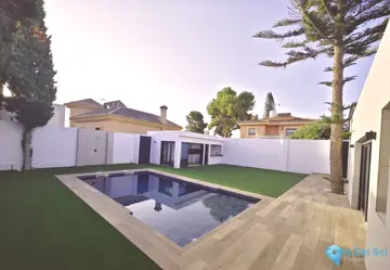 4 bedroom House for Sale in El Coto-25027