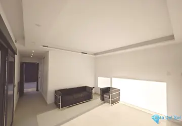 4 bedroom House for Sale in El Coto-25030