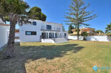 5 bedroom House for Sale in El Coto-25843