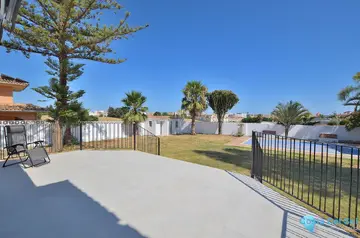 5 bedroom House for Sale in El Coto-25846