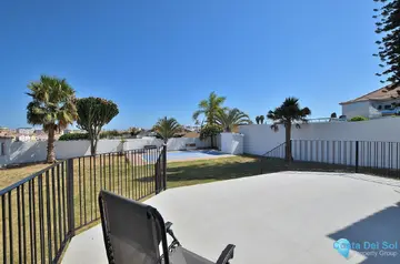 5 bedroom House for Sale in El Coto-25847
