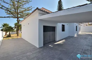 5 bedroom House for Sale in El Coto-25849