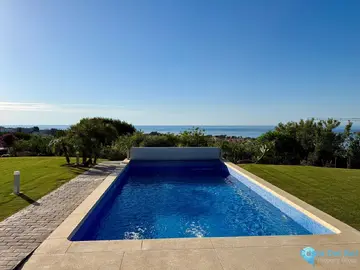4 bedroom House for Sale in Manilva