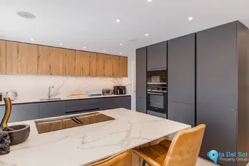 4 bedroom Apartment for Sale in Marbella-25940