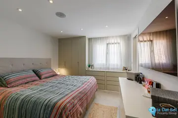 4 bedroom Apartment for Sale in Marbella-25945