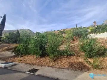 1768m2 Plot for Sale in Benalmadena Pueblo-26005