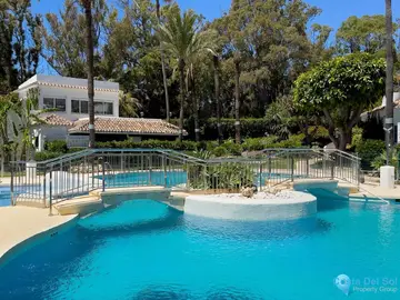 4 bedroom Apartment for Sale in Elviria-26134