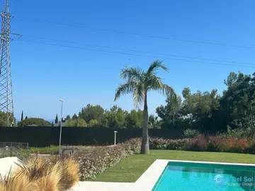 1165m2 Plot for Sale in The Golden Mile-26173
