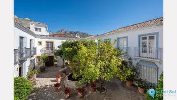 3 bedroom House for Sale in The Golden Mile-88381