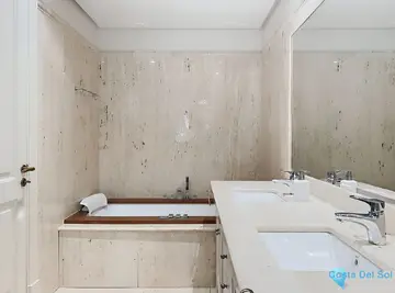 2 bedroom Apartment for Sale in Estepona-26704