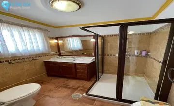 4 bedroom House for Sale in Altos de los Monteros-249