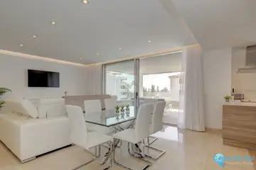 3 bedroom Apartment for Sale in Nueva Andalucía-27021