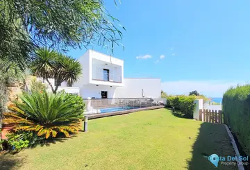 4 bedroom House for Sale in Torreguadiaro