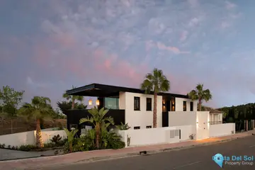 4 bedroom House for Sale in Valle Romano