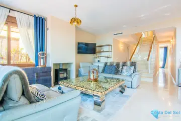 5 bedroom House for Sale in La Mairena-27260