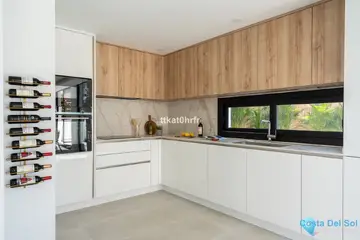 3 bedroom House for Sale in Nueva Andalucía-27305