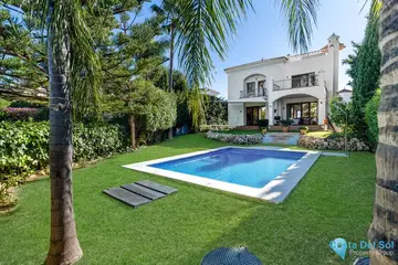 4 bedroom House for Sale in Estepona