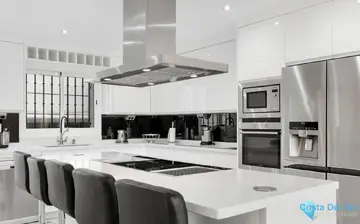 6 bedroom House for Sale in Marbella-28073
