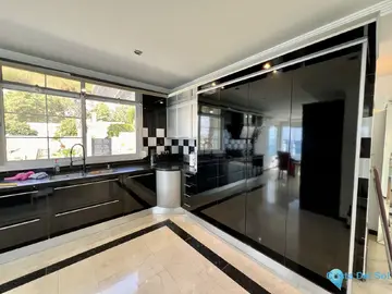 5 bedroom House for Sale in El Chaparral-28188