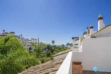 2 bedroom Apartment for Sale in Marbella-28309